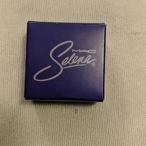 MAC Selena Is It The Beat Eye Shadow